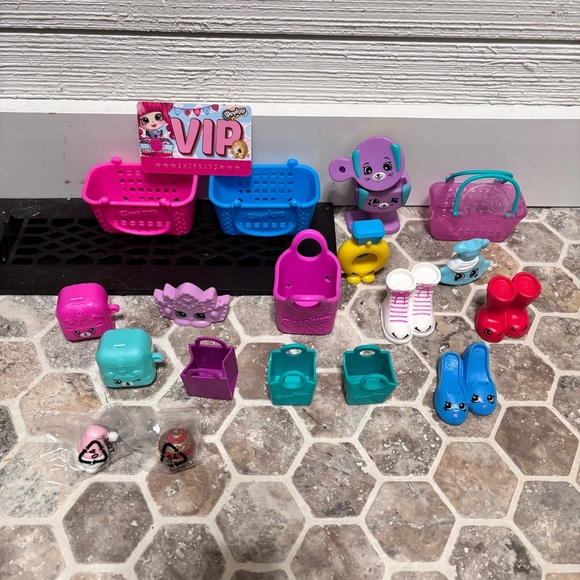 Lot of McDonald’s Happymeal Shopkins and Regular Shopkins - Picture 2 of 2